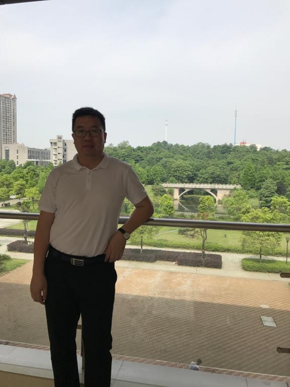 吴俊